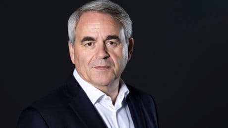 Xavier Bertrand somme Emmanuel Macron d'expliquer "comment il va réparer la situation"