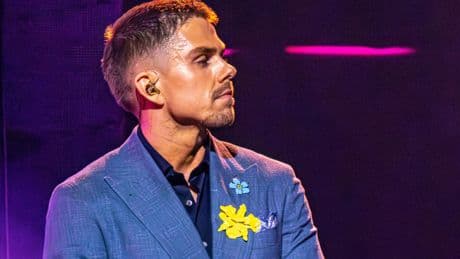 André Hazes moet podiumrust nemen: lichte beschadiging aan stembanden