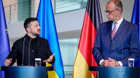 Ukraine-Liveblog: Selenskyj: Selenskyj: Habe mit Merz über Taurus gesprochen