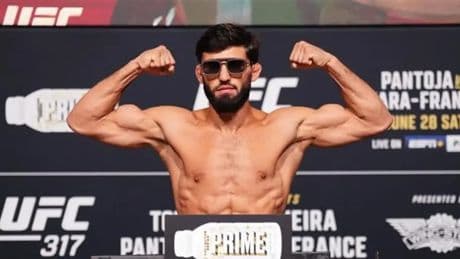 Arman Tsarukyan calienta su rivalidad con Topuria con una apuesta: "Si pierdo contra él, le daré 500.000 dólares. Si me gana, al revés"