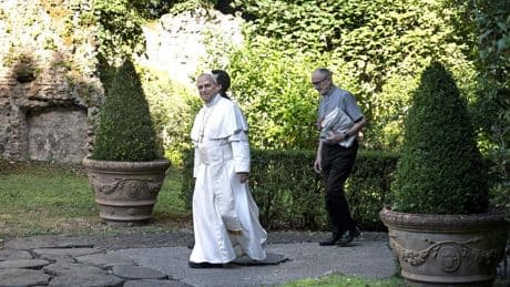 Komst paus Leo XIV naar Castel Gandolfo brengt prachtig gelegen dorpje tot leven