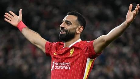 Mohamed Salah, un temps donné partant de Liverpool, prolonge finalement son contrat avec les Reds