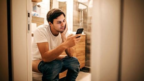 Liegen Sie im Durchschnitt? So häufig sollte man am Tag pinkeln