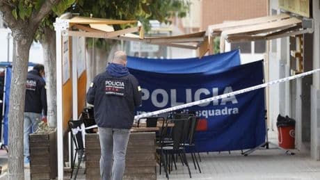 Vandalizan una heladería de Barcelona tras una queja por no atender en catalán