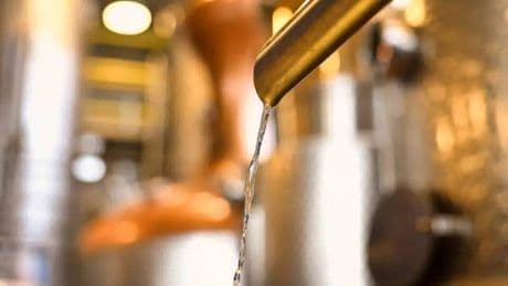 Professione distillatore: arriva il corso per imparare a farlo bene