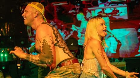 Im Megapark - Überraschungs-„Quickie“ von Finch und Mia Julia