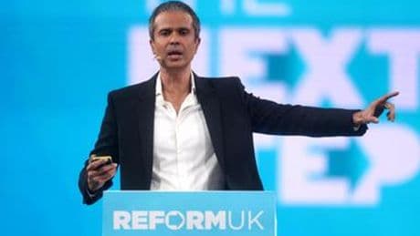 Reform UK, il medico Malhotra collega il vaccino contro il Covid e i tumori di Carlo e Kate. Farage prende le distanze?