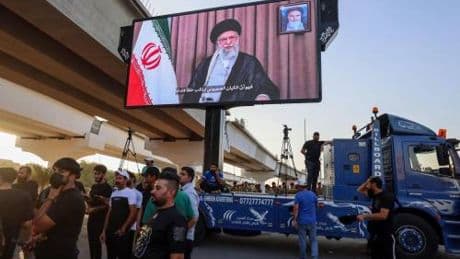 "Uccideremo Khamenei", E lui tratta la fuga a Mosca