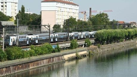 Detenido un hombre tras el hallazgo de cuatro cadáveres en el río Sena, cerca de París