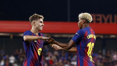 El Barça sale, disfruta y golea en el Gamper al Como