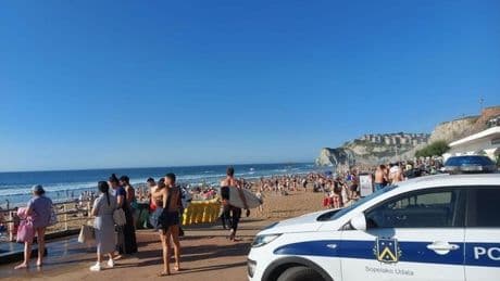 Surfistas rescatan en la playa de Sopela a más de 30 bañistas atrapados en una fuerte corriente