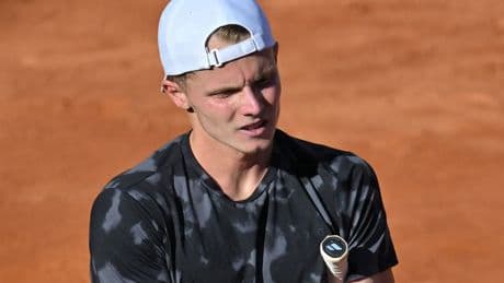 De Jong knokt zich in vijf sets naar tweede ronde Roland Garros, ook Djokovic door