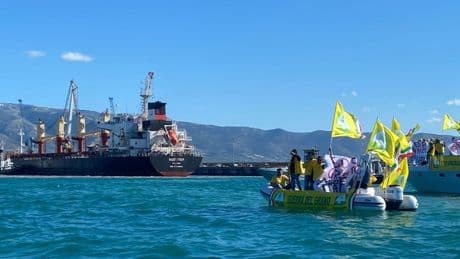 Blitz Coldiretti al porto di Manfredonia contro il grano canadese