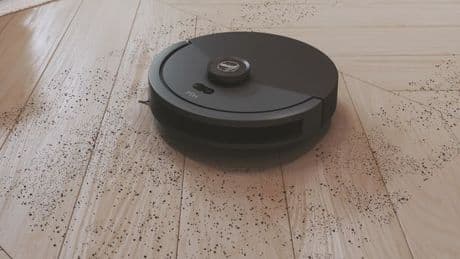 'Powerful' Hoover robot vacuum price drop makes it £1,000 cheaper than Dyson