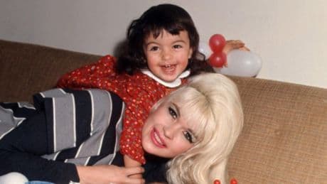 Mariska Hargitay’s Documentary ‘My Mom Jayne’ Gets Streaming Date