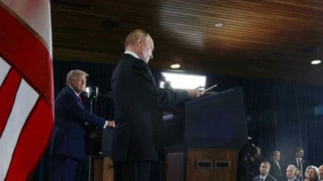 Trump-Putin, chi ha vinto e chi ha perso? Donald ridimensionato, Vladimir alla ribalta, Ucraina in attesa e Ue esclusa. Cosa succede dopo il vertice in Alaska