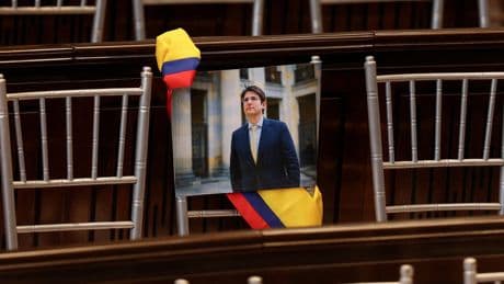 Colombiaanse presidentskandidaat Uribe twee maanden na aanslag overleden