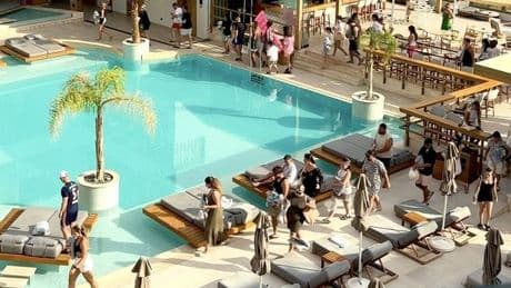 Sunbed wars 'like scene out of Hunger Games' as frantic tourists rush to bag loungers