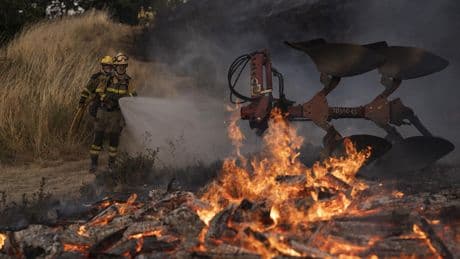 Tertulia La Trinchera. Los incendios pillan a Sánchez de vacaciones