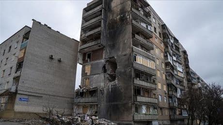 Rusya Donetsk'te 2 yerleşim birimini ele geçirdi