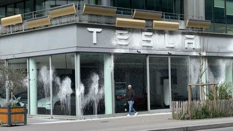 "Une décote à cause de Musk": les prix des Tesla en occasion baissent (mais le milliardaire n'est pas le seul responsable)