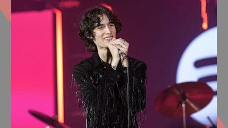 What do tickets cost for Sombr’s ‘Late Night and Young Romance Tour’?