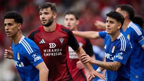 Egiluz explica la intrahistoria del penalti que puede dar el ascenso al Mirandés