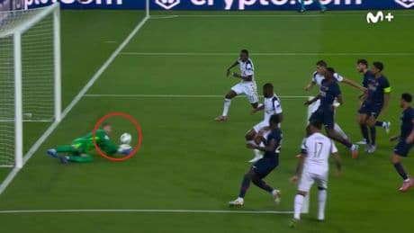 Chevalier se reivindica para hacer olvidar a Gianluigi Donnarumma: de un error claro a darle vida al PSG en los penaltis
