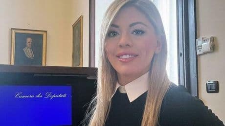 Maria Rosaria Boccia indagata, accertamenti sulla sua laurea: il blitz della Finanza e le verifiche su tre università