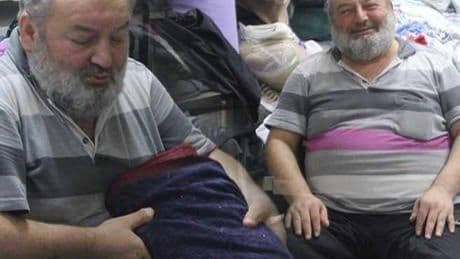 Hastane müdürüyken istifa edip dükkan açtı! ‘Satmada gözüm yok almaya doyamıyorum’
