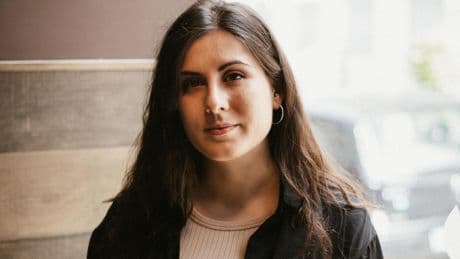 Laura Ramos se consolida con 'Nonú' como una potente voz de la poesía contemporánea