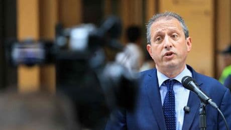 New Yorker Bürgermeister-Kandidat Brad Lander vor laufender Kamera festgenommen