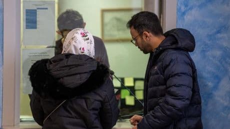 Wenn die grüne Integrationsministerin an Vorgaben für die Bezahlkarte rüttelt