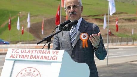 Bakan Uraloğlu, Siirt-Kurtalan Yolu ve Siirt Havaalanı Bağlantı Yolunu açtı