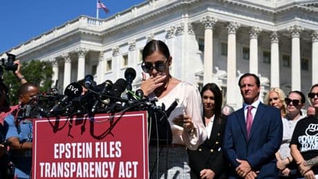 Epstein-Opfer appellieren an Trump und kündigen Liste von Komplizen an
