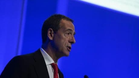Gortázar (CaixaBank) afirma que hay espacio para más fusiones bancarias en la recta final de la OPA de BBVA sobreelSabadell