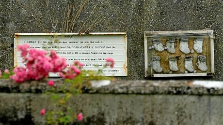 Début des fouilles sur un site en Irlande qui contiendrait les restes de près de 800 nourrissons