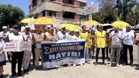 Sağlık emekçileri Mersin'den seslendi: Eziyet olan bu yönetmeliği geri çekin