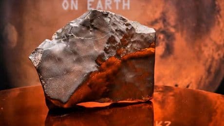 Mars'tan gelen en büyük gök taşı 5,3 milyon dolara satıldı