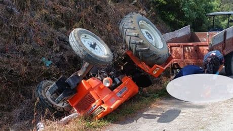 Kontrolden çıkan traktör devrildi: 1 ölü