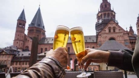 Von Restaurant bis Kneipe: Gastrobranche sieht Trend zum Essen und Trinken im Freien