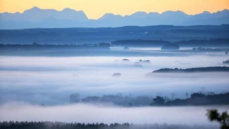 Regen-Wolken-Mix: Nebel und Regen: Woche startet herbstlich