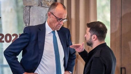 Podcast "Die Lage – International": Experte: Warum Friedrich Merz mit Putin sprechen sollte
