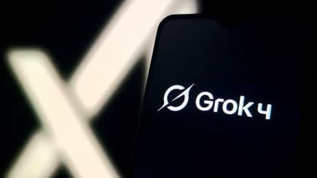 Grok 4, la dernière version de l'IA d'Elon Musk, est désormais accessible gratuitement