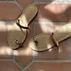 Vergeet flip flops, dit elegant én praktisch alternatief is de trend van de zomer