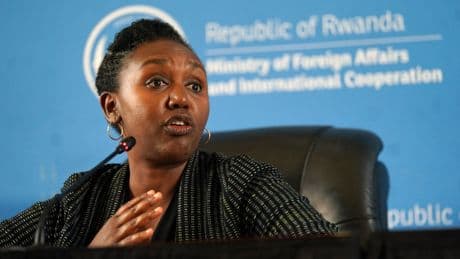 Les États-Unis expulsent 250 migrants au Rwanda après un accord opaque conclu entre les deux pays