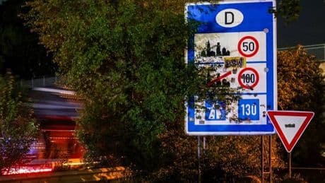 Verfolgungsjagd nahe Wachtendonk: Raser kifft am Steuer und überfährt Reh bei der Flucht vor Zollbeamten