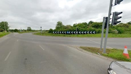 Major road closed near Milton Keynes after serious crash on A5