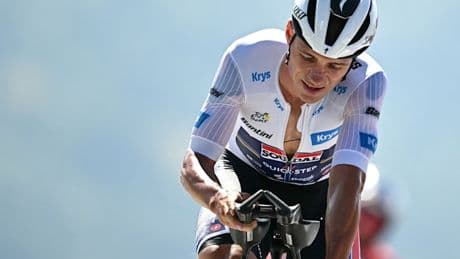 Entkräftet steigt Lipowitz‘ Konkurrent ums Podium bei der Tour de France aus