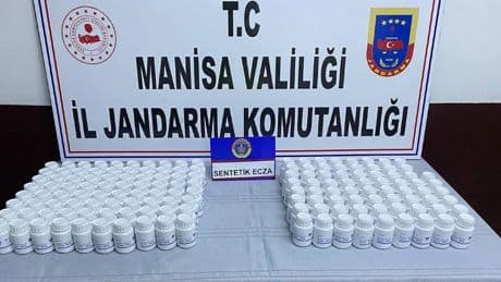 Manisa'da 8 bin 740 sentetik hap ele geçirildi